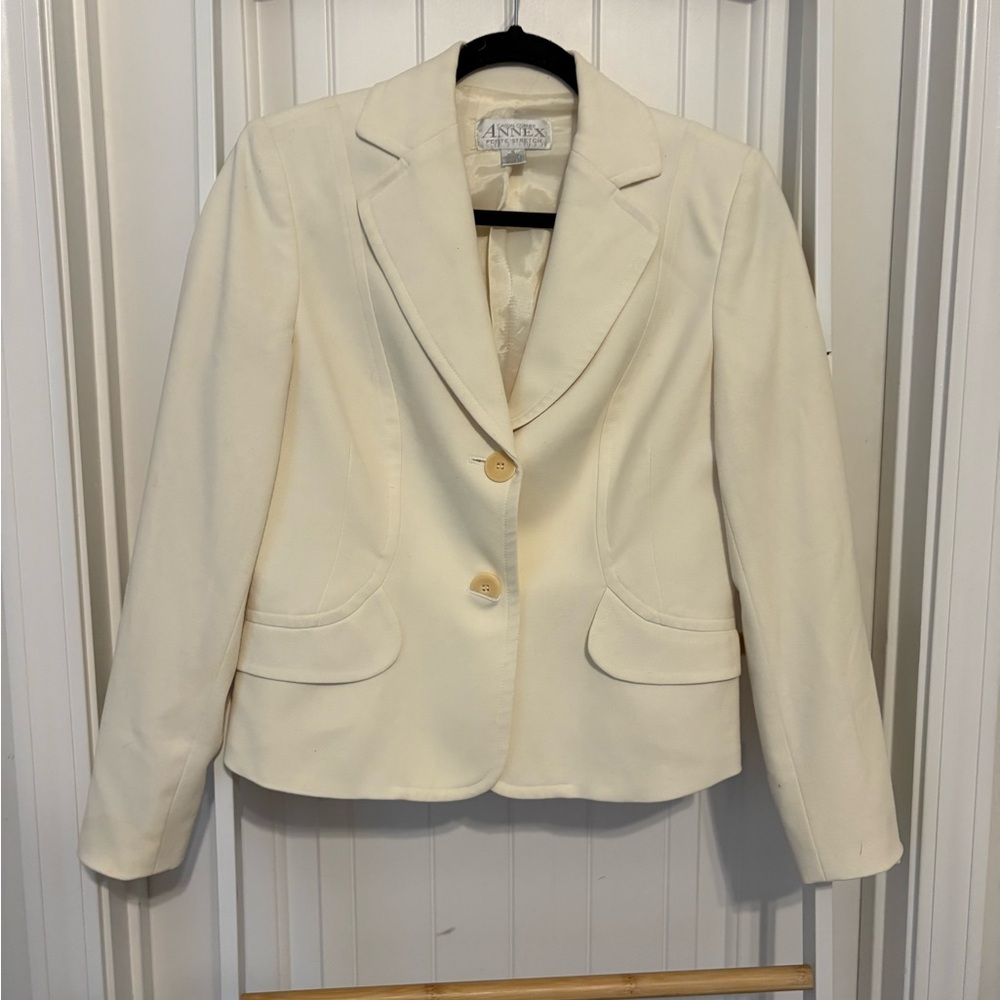 Casual Corner Annex Cream Blazer